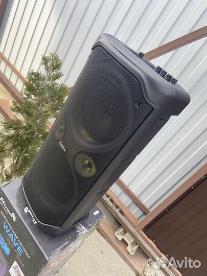 Блютуз колонка с микрофоном