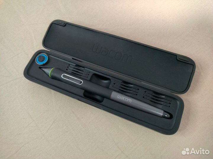 Графический планшет с экраном wacom