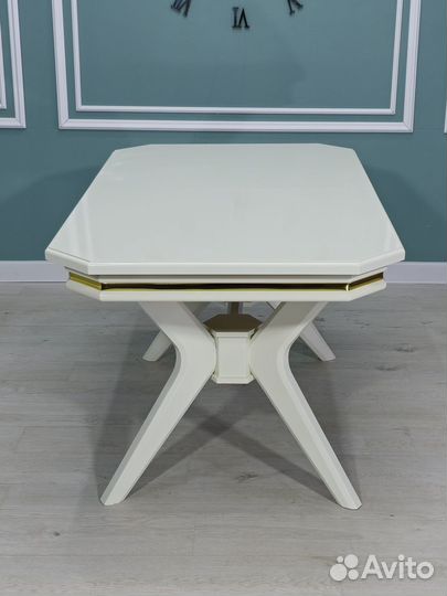 Столы и стулья