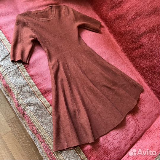 Платье горчичного цвета XS-S