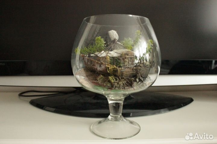 Элитный аквариум в виде рюмки вина из специального
