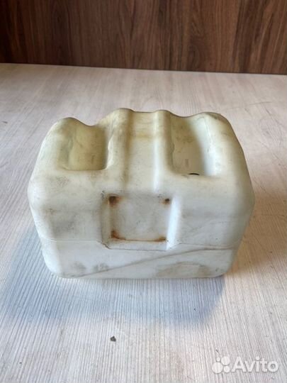 Бачок омывателя Chevrolet Niva