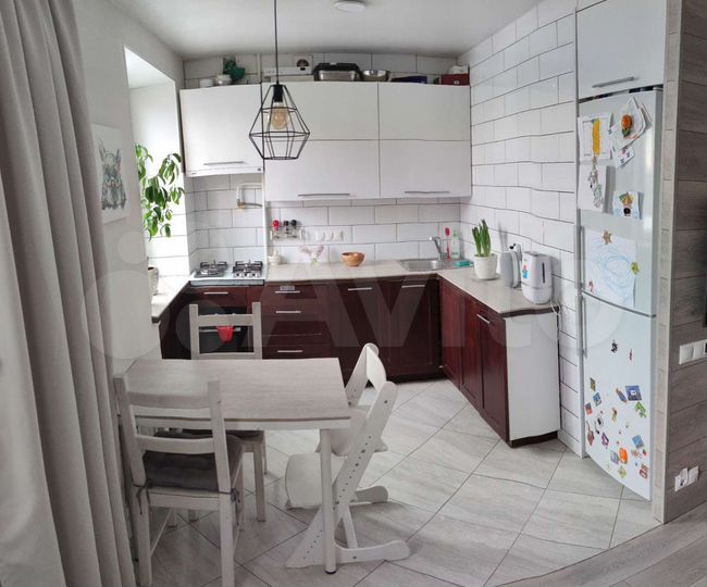 Доля в 2-к. квартире, 45,4 м², 8/9 эт.