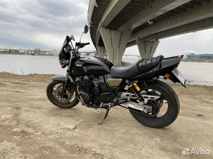 Yamaha XJR 400