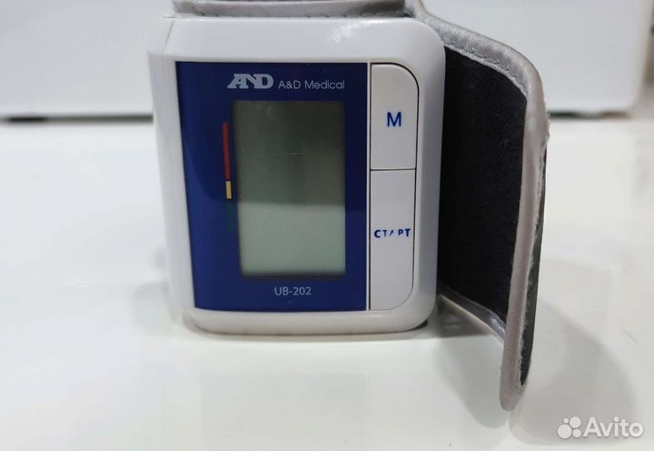 Тонометр механический, автоматический на запястье