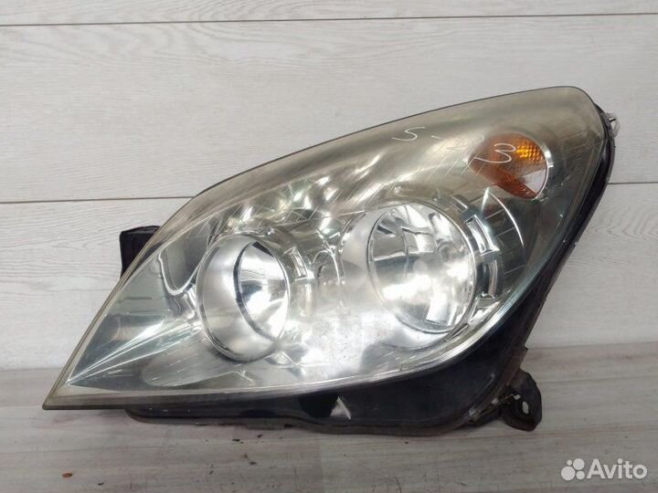 Фара левая Opel Astra H Z18XER 2007