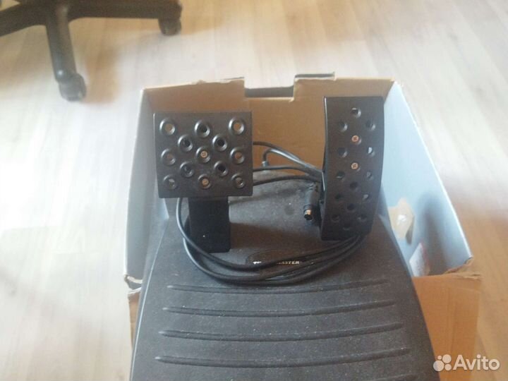 Руль thrustmaster Enzo Ferrari Force Gt Wheel