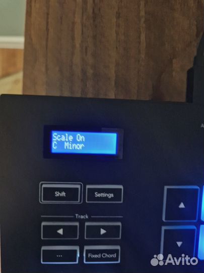 Миди клавиатуру novation launchkey 61