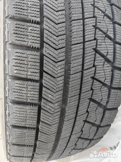 Bridgestone Blizzak VRX 225/40 R18 93S