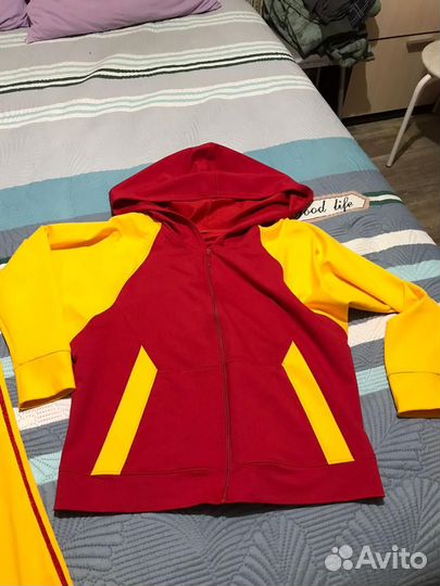 Спортивный костюм женский