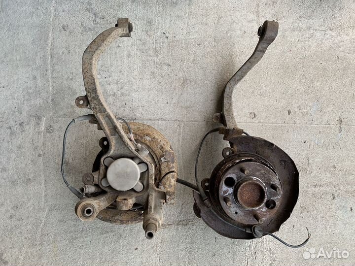 Кулак поворотный задний Hyundai Sonata EF