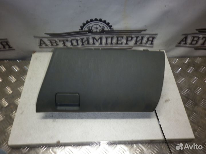 Бардачок Toyota Prius 40 Alpha / V / +