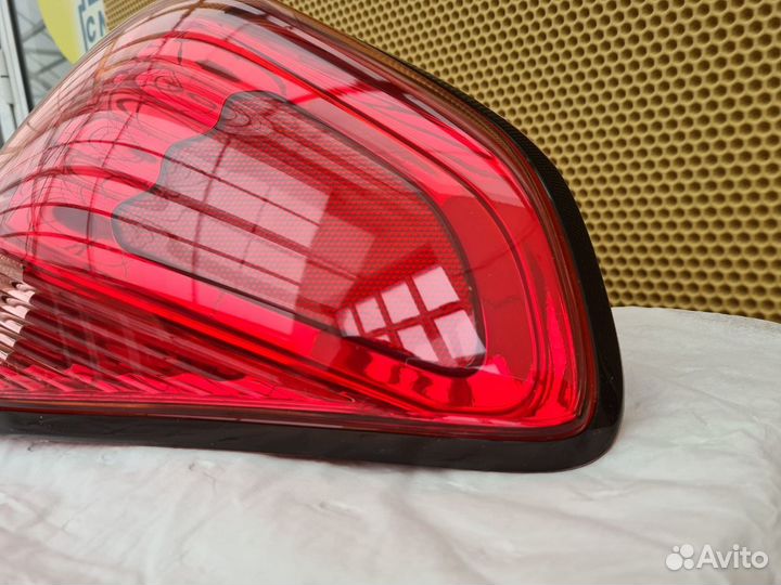 Фонарь в крыло задний правый Infiniti Qx56 Qx80