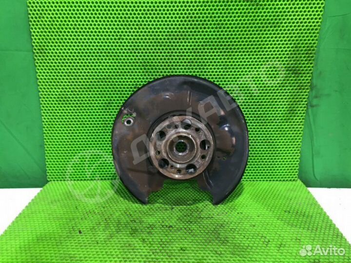 Цапфа (кулак) задняя левая Mercedes-Benz Clk Coupe