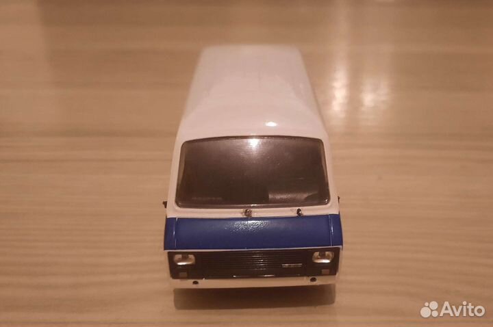 Автолегенды СССР раф-22038