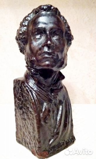 Бюст А.С. Пушкина. Гжель