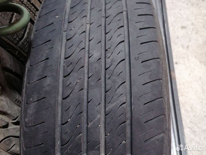 DoubleStar Maximum DH02 215/60 R16 95H
