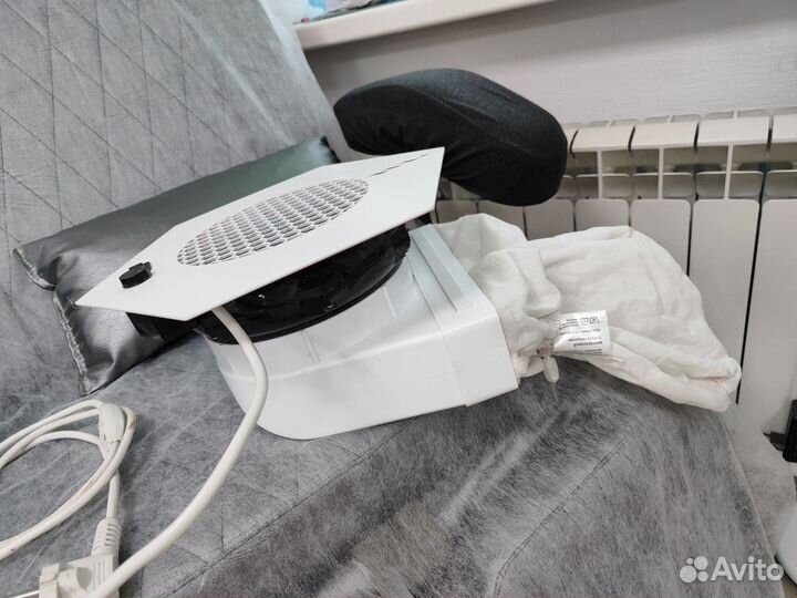 Продам встраиваемый пылесос для маникюра