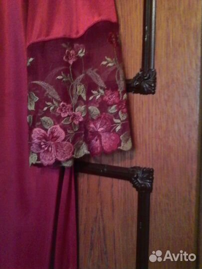 Пеньюар женский вишневого цвета