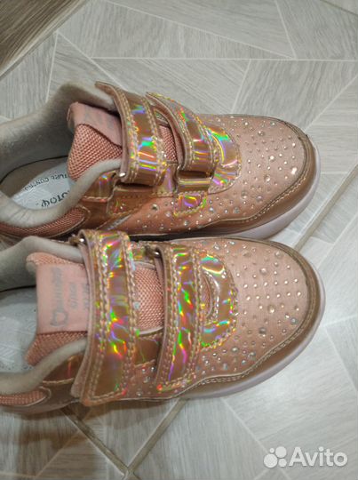 Кроссовки на девочку