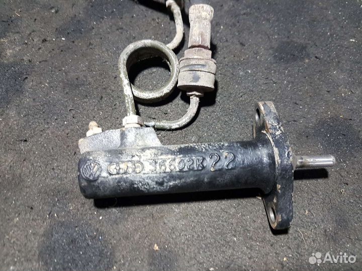 Цилиндр сцепления рабочий Volkswagen Passat B3