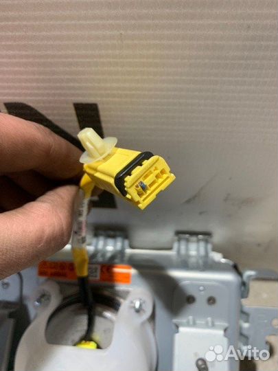 Подушка безопасности пассажирская (в торпедо) Mazd