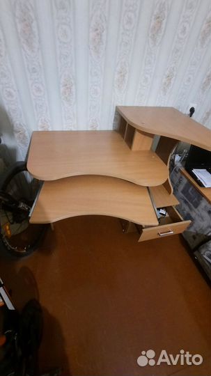 Компьютерный стол