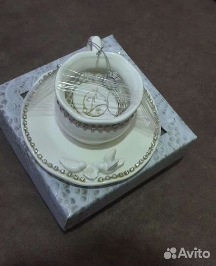 Красивая подарочная чашка