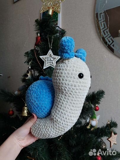 Вязаная плюшевая улитка-черничка