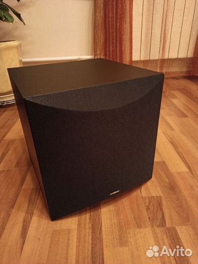 Сабвуфер Yamaha NS-SW100