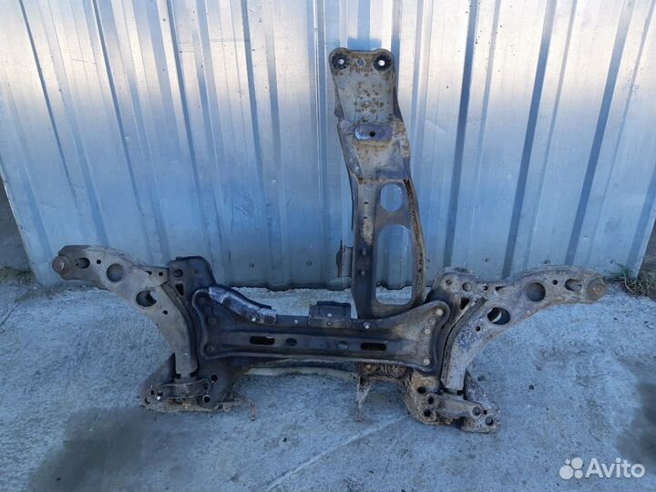 Подрамник Mazda 626 GE 1.8i