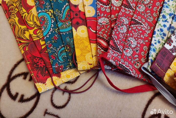 Маска модная