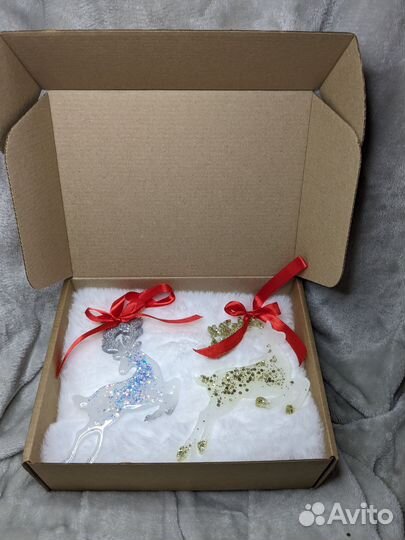 Ёлочные игрушки, олени, ёлочки, коты