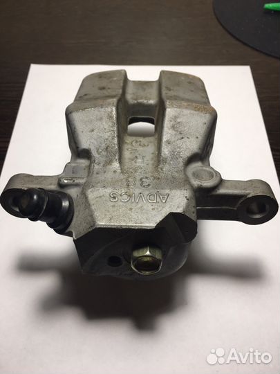 Toyota rav4 2.0 2006-2013 Тормозной суппорт правый