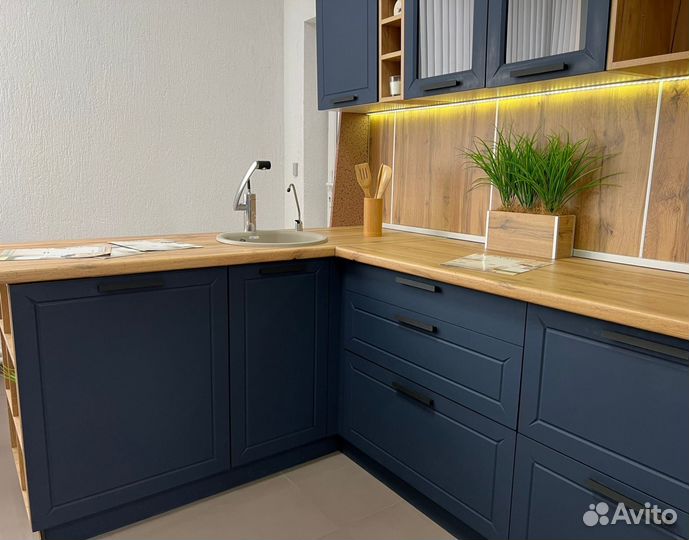 Кухонный гарнитур новый угловой