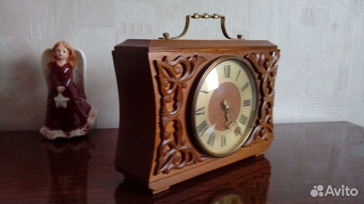 Настольные часы 