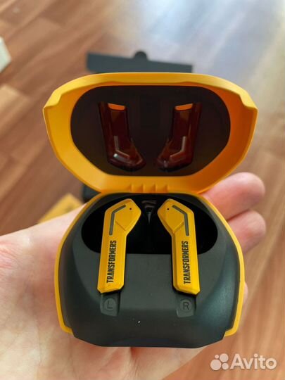 Наушники новые