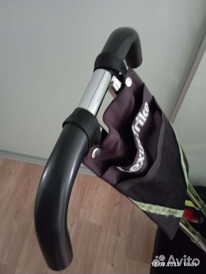 Детский велосипед с ручкой