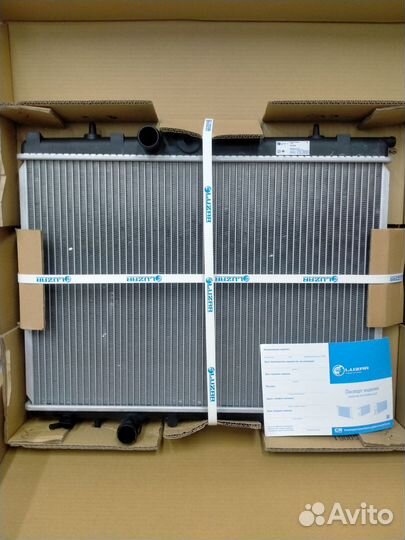 Радиатор охлаждения Peugeot 206