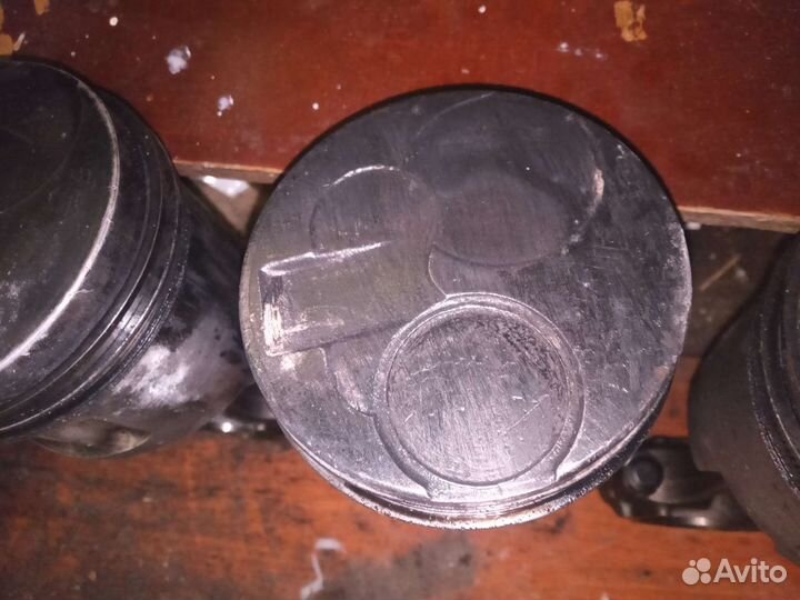 Поршень в сборе с шатуном Mitsubishi Pajero 4M40