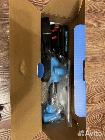 Сучкорез аккумуляторный (мини-пила садовая)