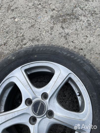 R15 Bridgestone Blizzak VRX2 185/65, PCD 4x100 DIA 54.1