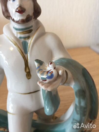 Статуэтка *Рыбак с неводом* зкх