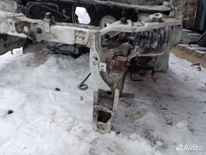 Б/У Б/У Лонжерон передний левый, лонжерон передний