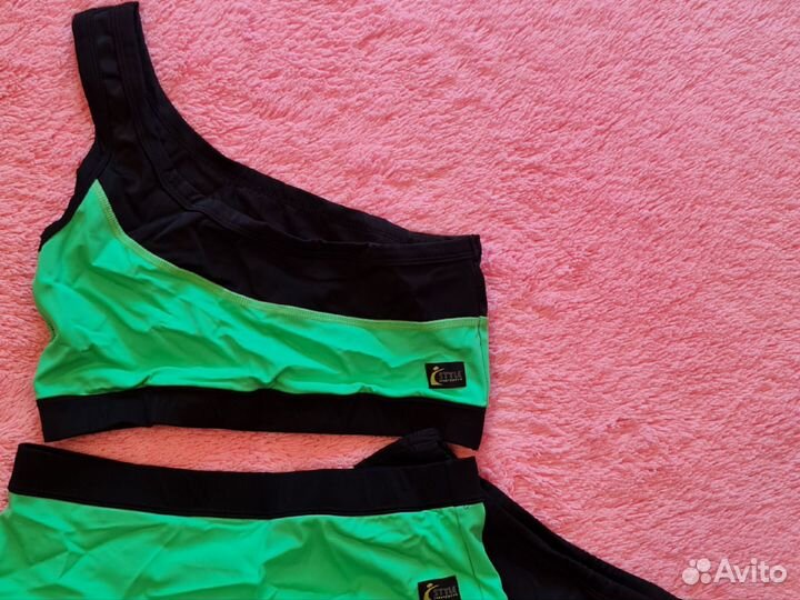 Костюм для занятий спортом