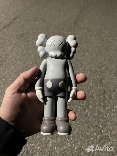 Коллекционная фигурка Kaws