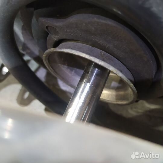 Стойка передняя audi A4 B7