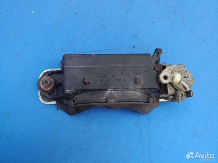 Ручка двери передняя правая Audi А6 С4