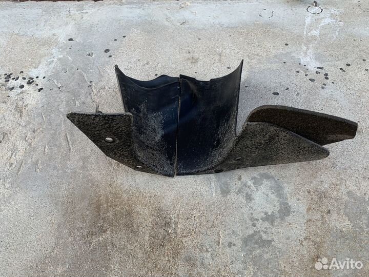 Пыльник левого шруса Ауди 100/А6 С4