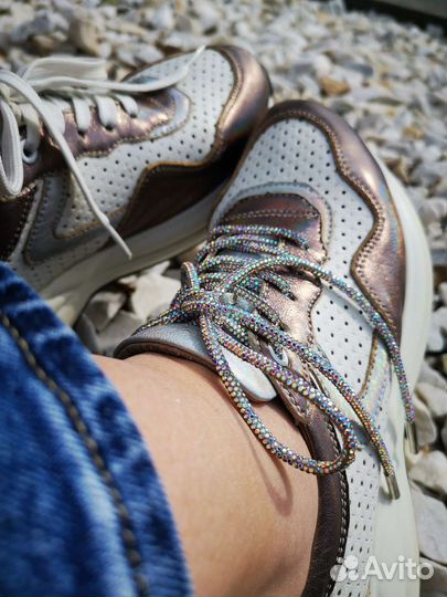 Шнурки со стразами